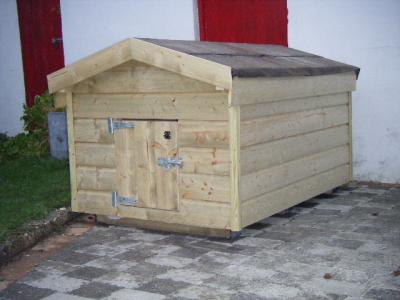 Insulated Kennel With Pitched Roof.JPG